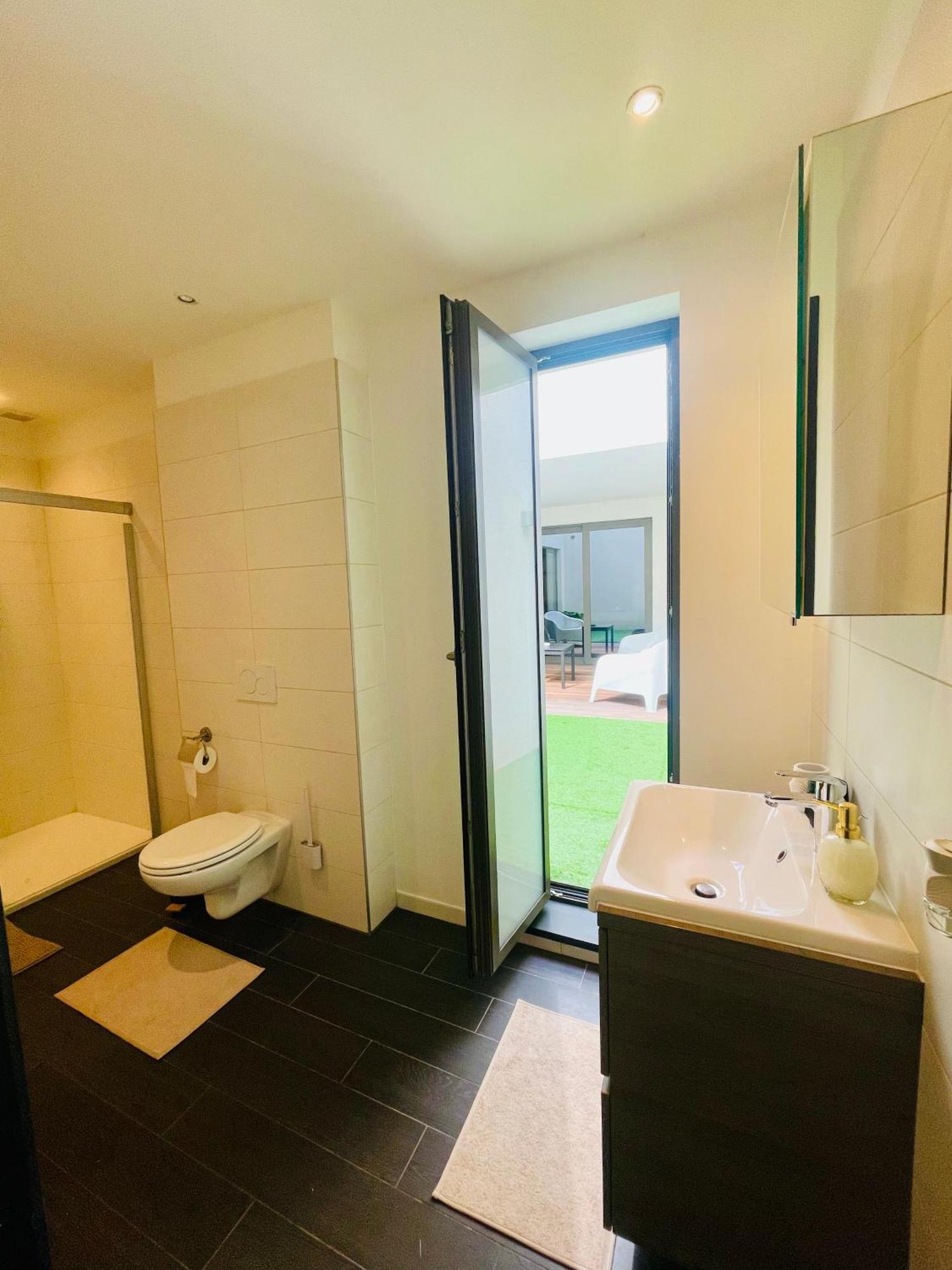 Down Town Spacious Loft Retreat With Private Parking Βρυξέλλες Εξωτερικό φωτογραφία